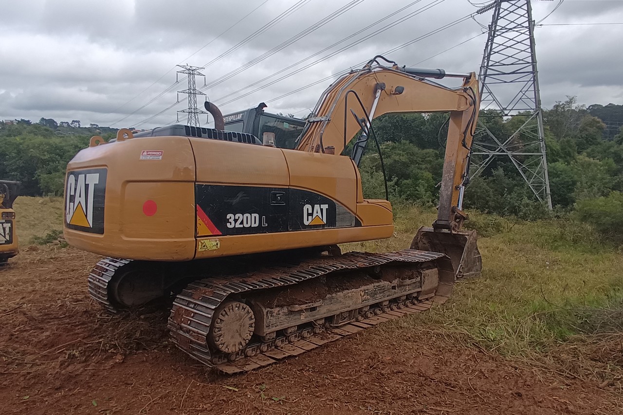 Caterpillar 320DL - 08/08 3