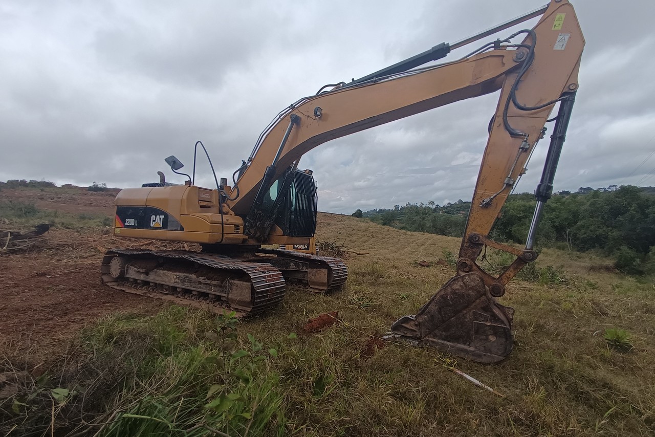 Caterpillar 320DL - 08/08 4