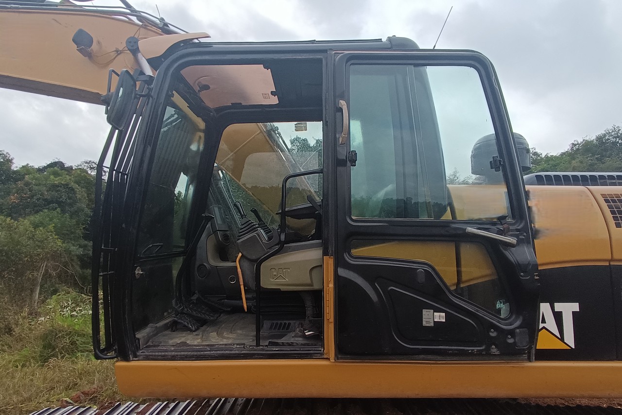 Caterpillar 320DL - 08/08 5