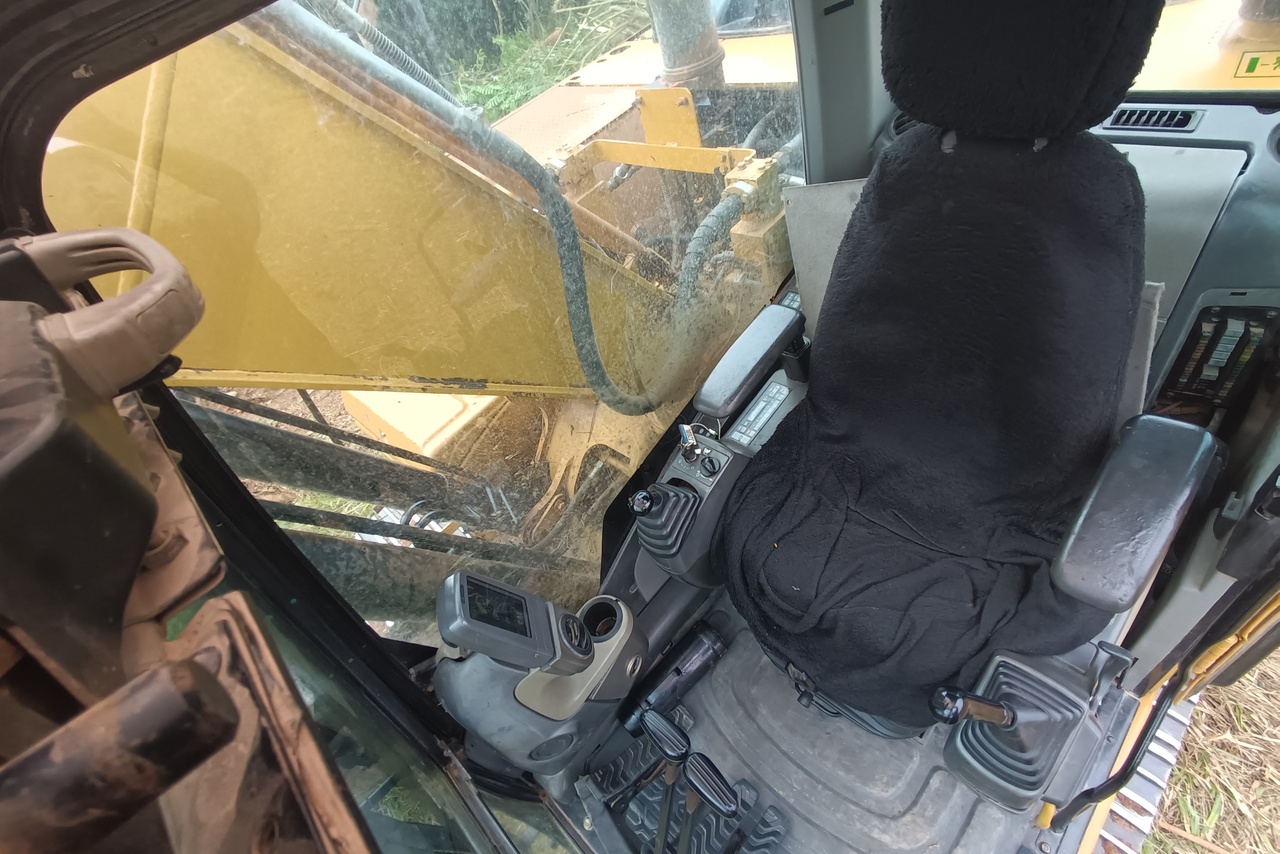 Caterpillar 320DL - 08/08 6