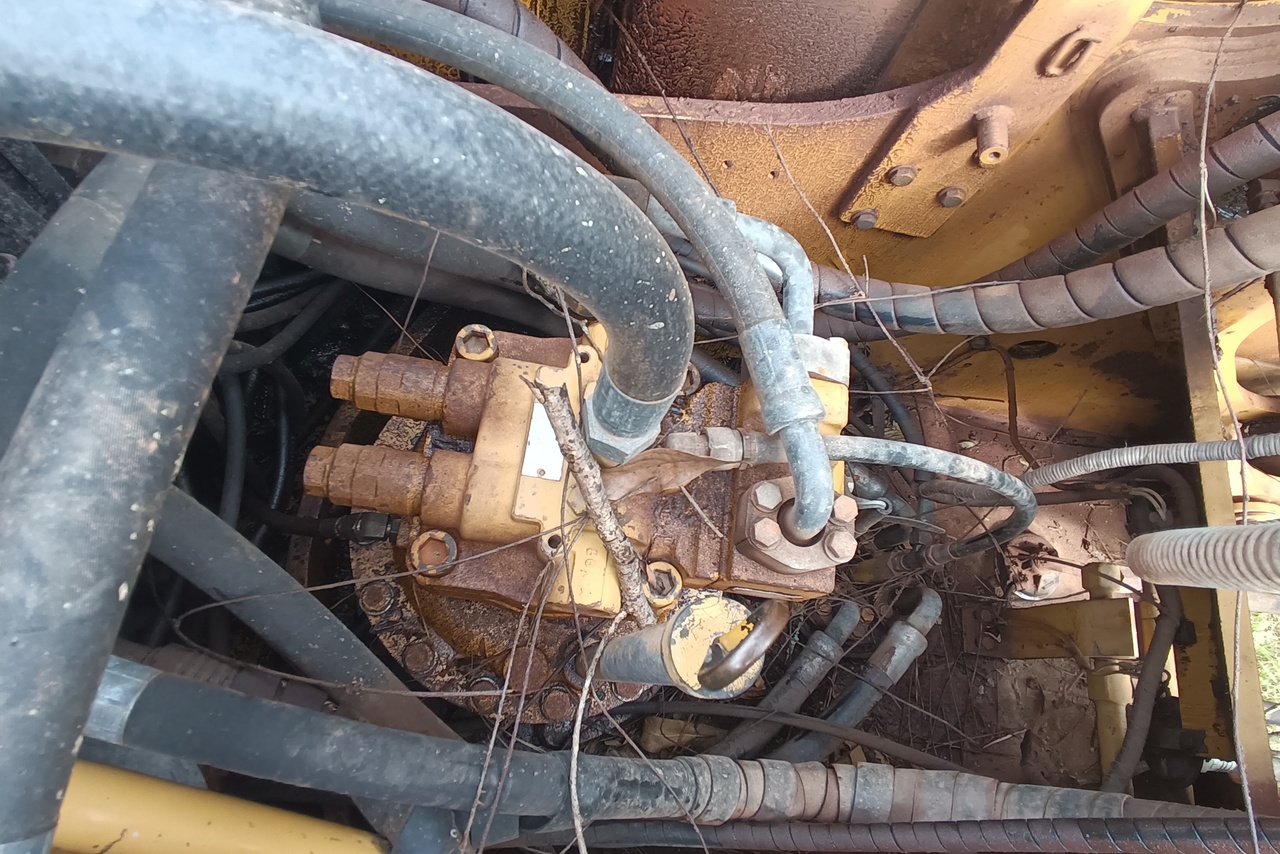 Caterpillar 320DL - 08/08 13