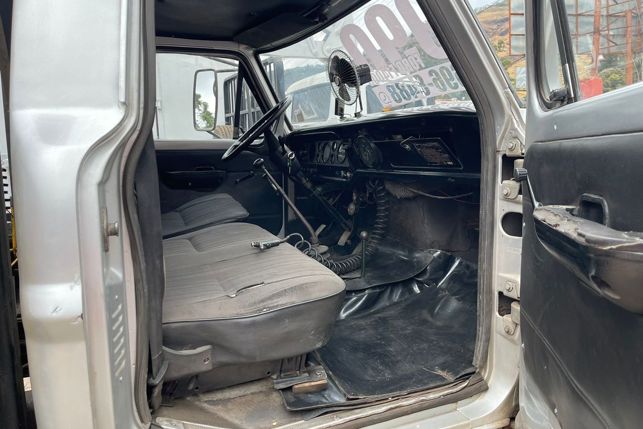 Ford F14000 - 90/90 8