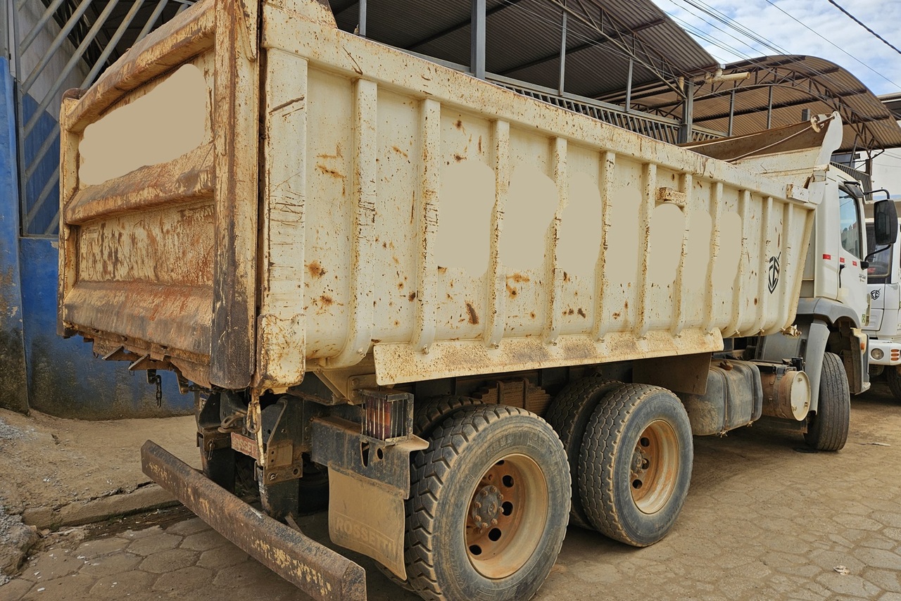 Volkswagen 26-260 E Constel. 6x4 - 11/11 5