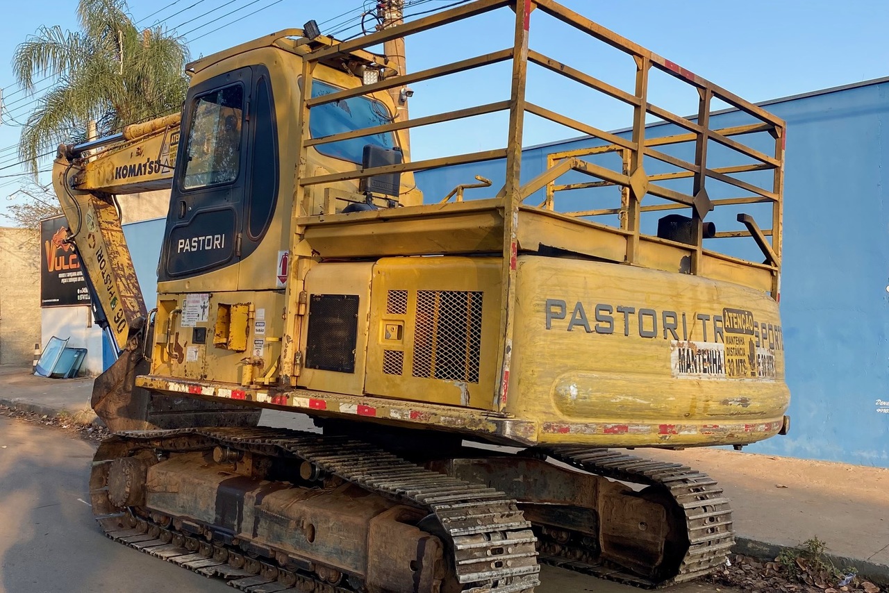 Komatsu PC200 - 09/09 3