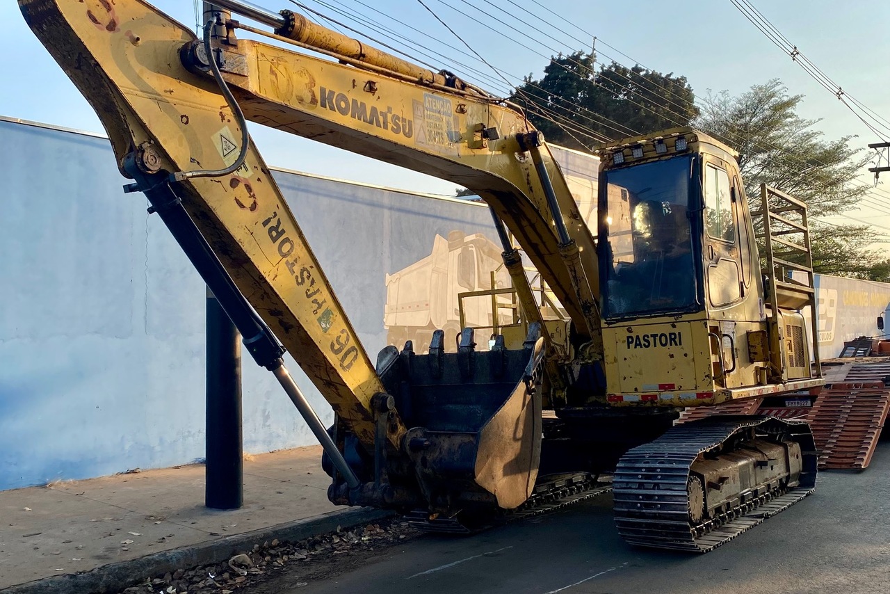 Komatsu PC200 - 09/09 4