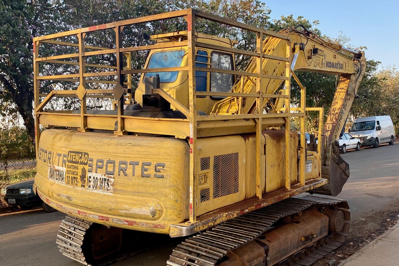 Komatsu PC200 - 09/09 12