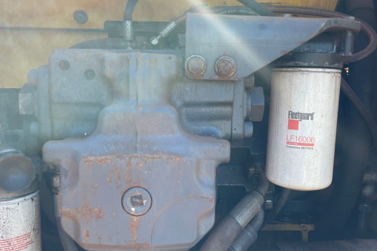 Komatsu PC200 - 11/11 2