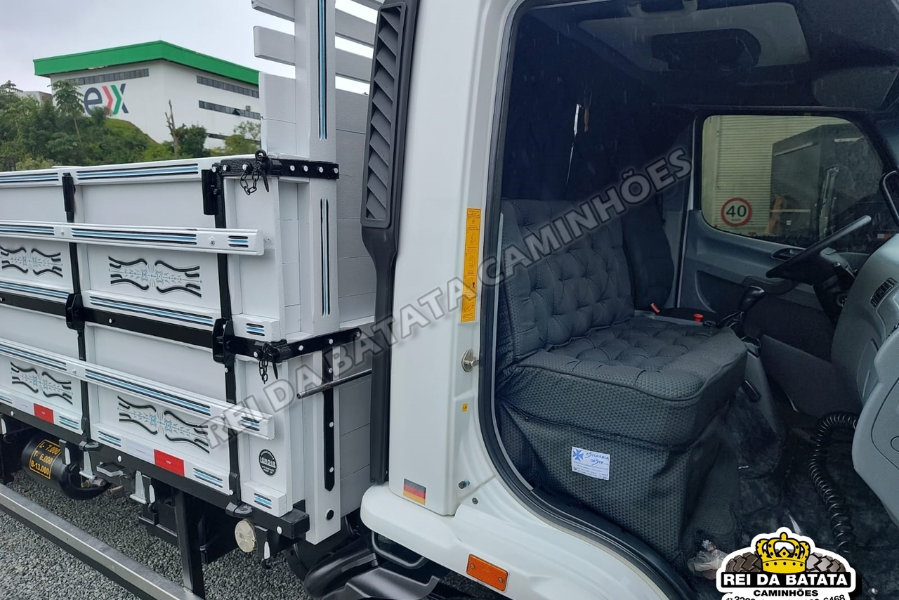 Mercedes Benz Accelo 915 - 12/12 11