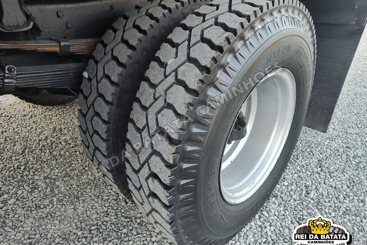Ford F4000 - 89/89 14