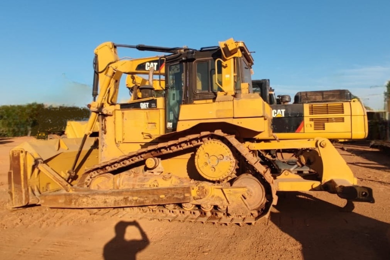 Caterpillar D6T XL - 18/18 2