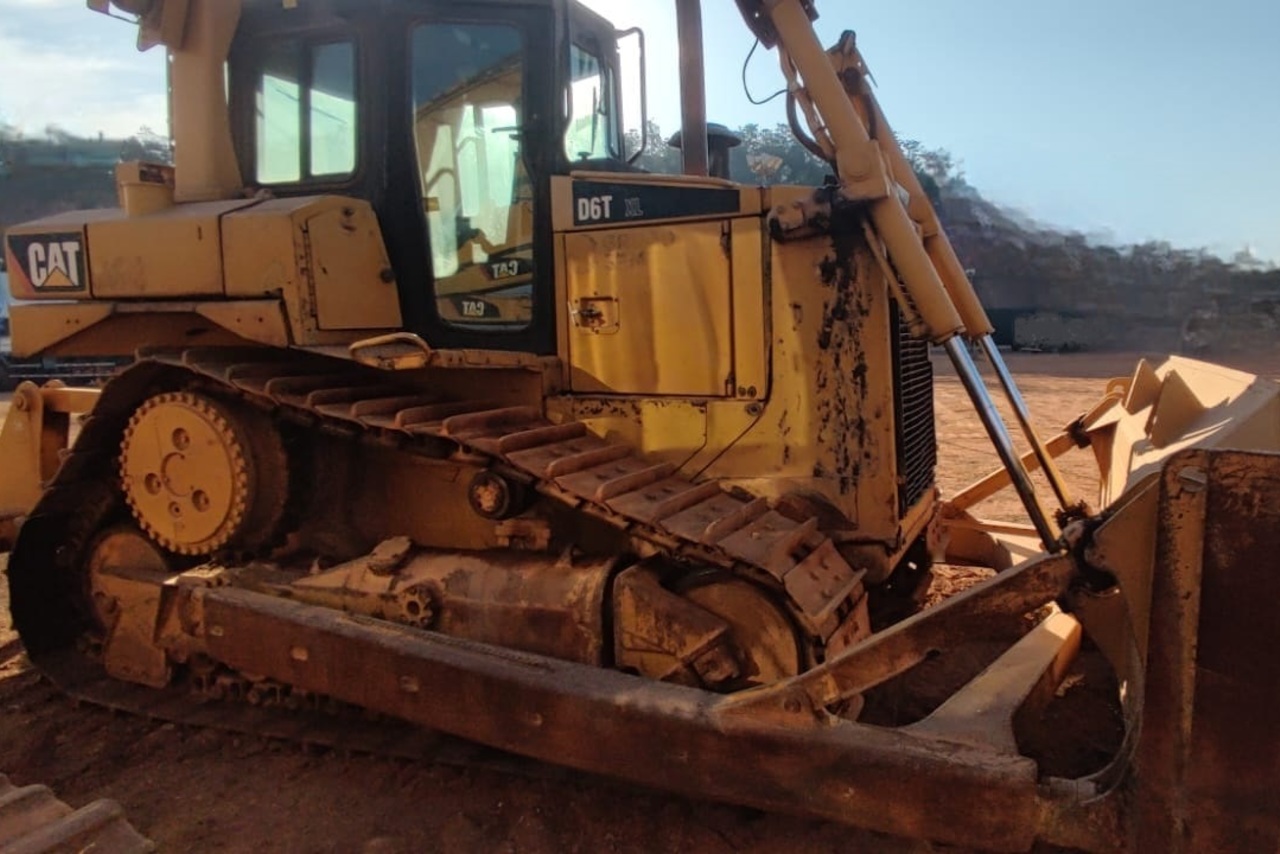 Caterpillar D6T XL - 18/18 3