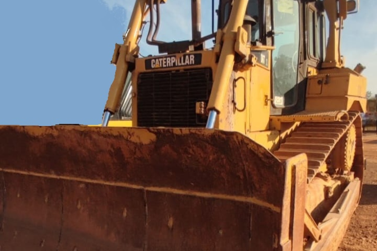 Caterpillar D6T XL - 18/18 5
