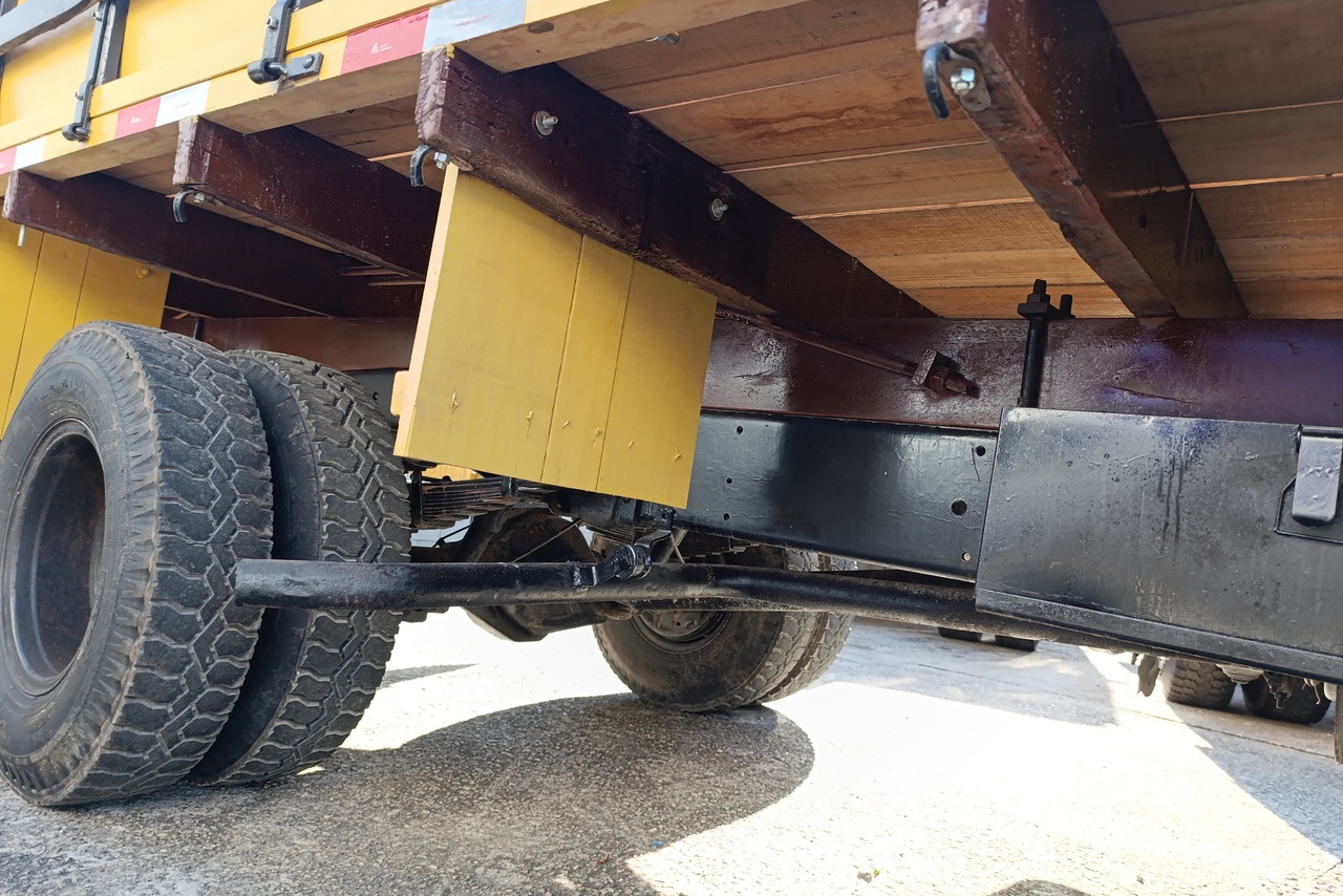 Ford F4000 - 84/84 9