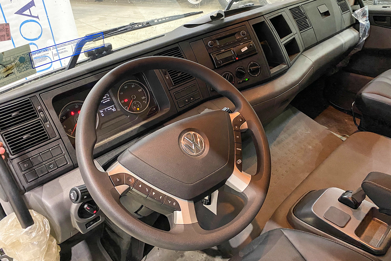 Volkswagen 30 320 - 23/24 11