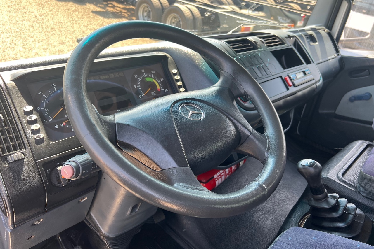 Mercedes Benz MB 1418 - 05/06 5