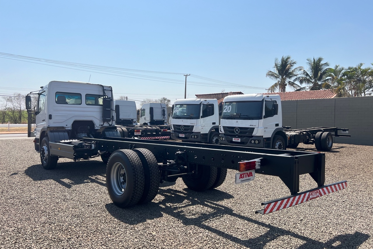 Mercedes Benz MB 1418 - 05/06 9