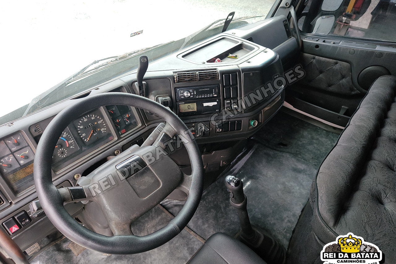 Volvo NH380 - 00/00 10