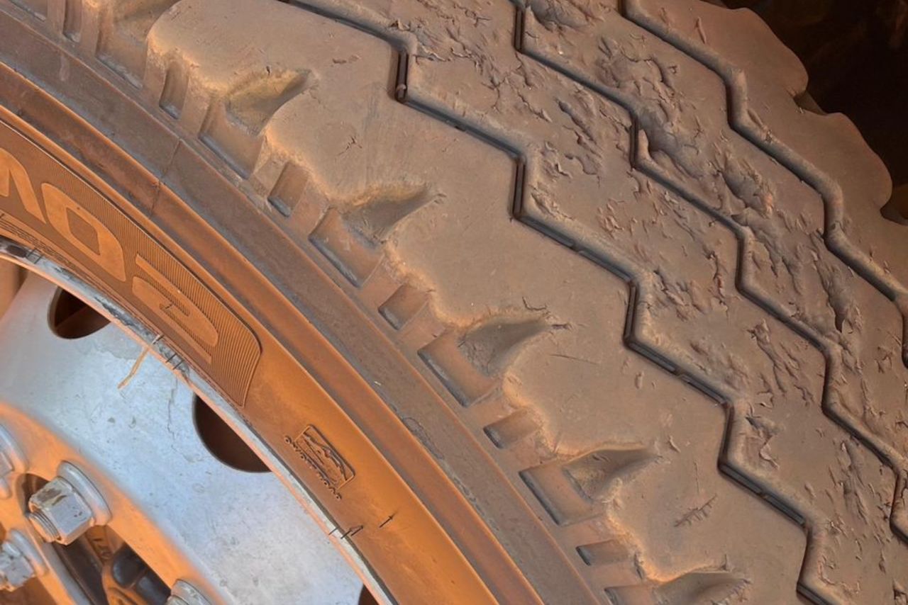 Volkswagen 31-280 E Constel. 6x4 - 12/12 7
