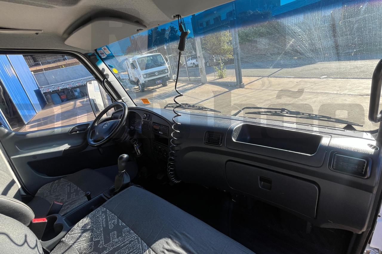 Mercedes Benz Accelo 815 - 19/19 13