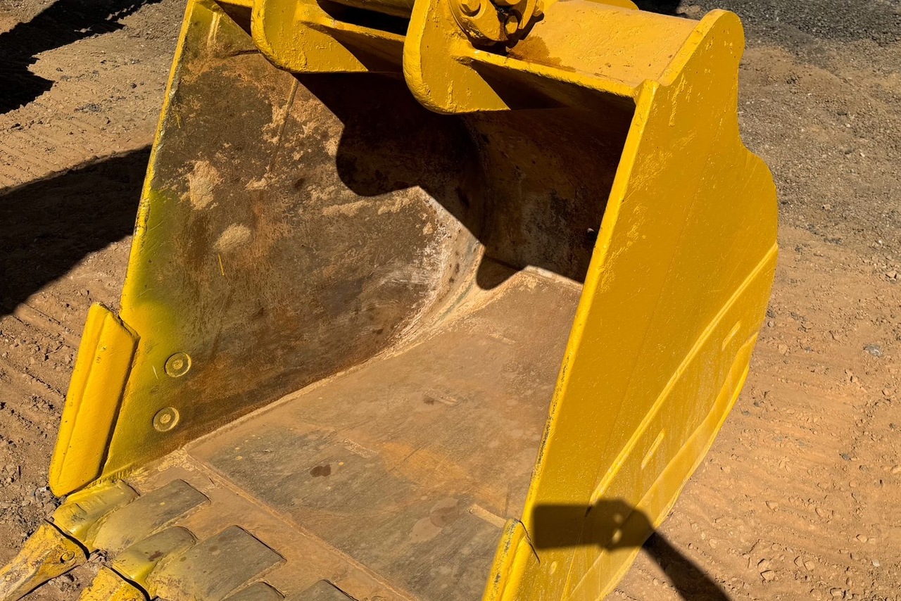 Komatsu PC200 - 20/20 12