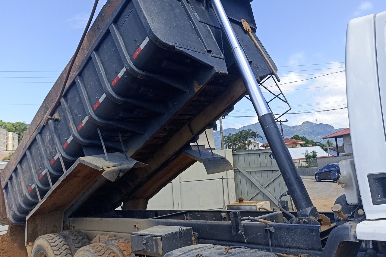 Ford Cargo2425 - 98/98 4