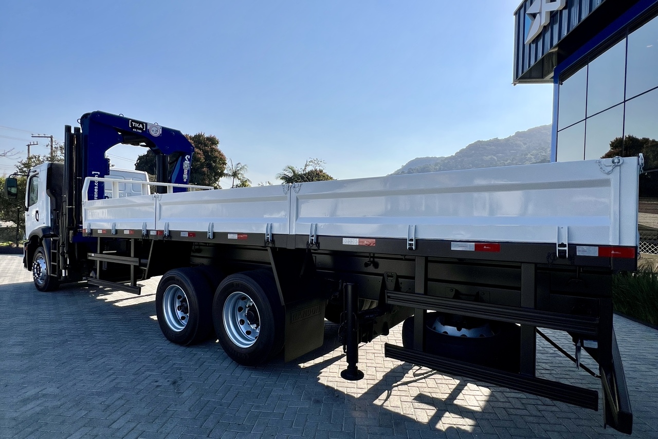 Volkswagen 24-260 Constellation 6x2 - 22/23 7