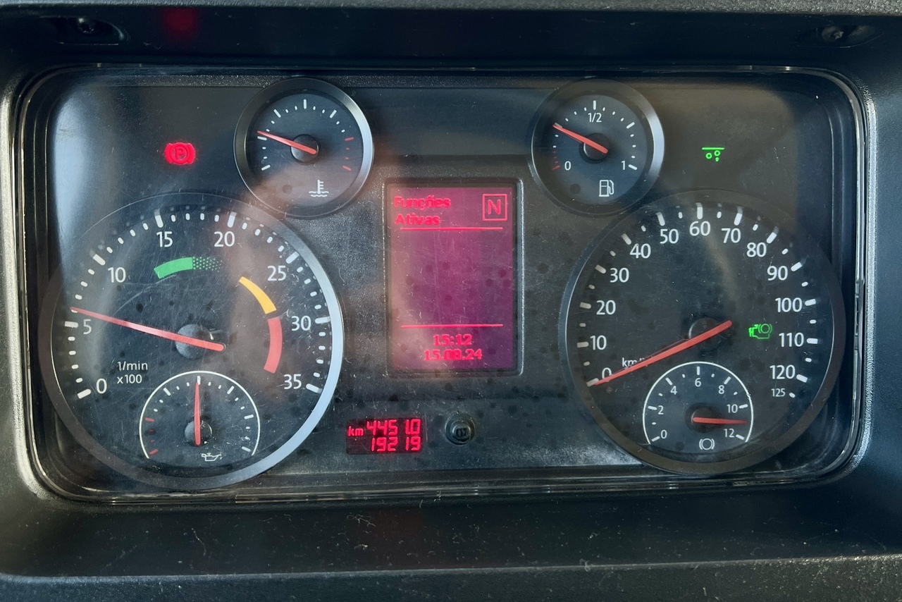 Volkswagen 24-260 Constellation 6x2 - 22/23 13