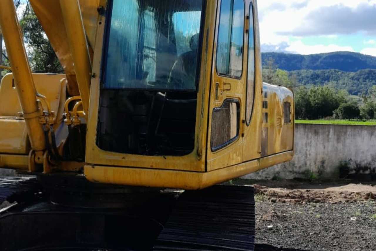 Komatsu PC200 - 04/04 2