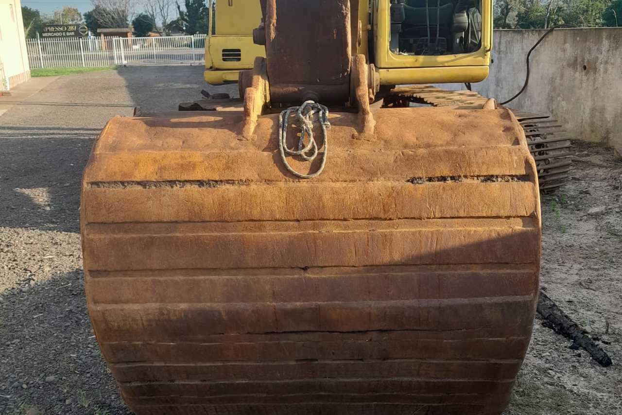 Komatsu PC200 - 04/04 6