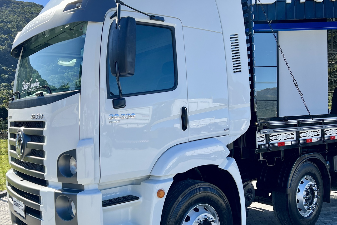 Volkswagen 30-330 Constellation 8x2 - 20/21 7