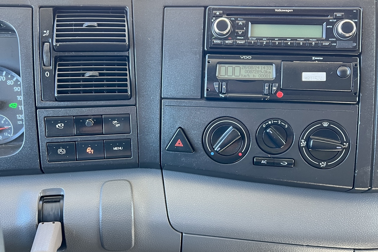 Volkswagen 30-330 Constellation 8x2 - 20/21 15