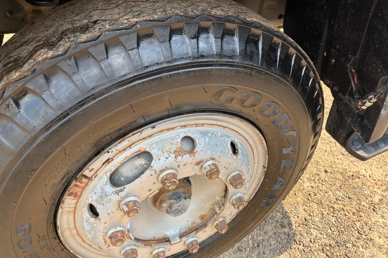 Mercedes Benz MB 1214 - 98/98 15