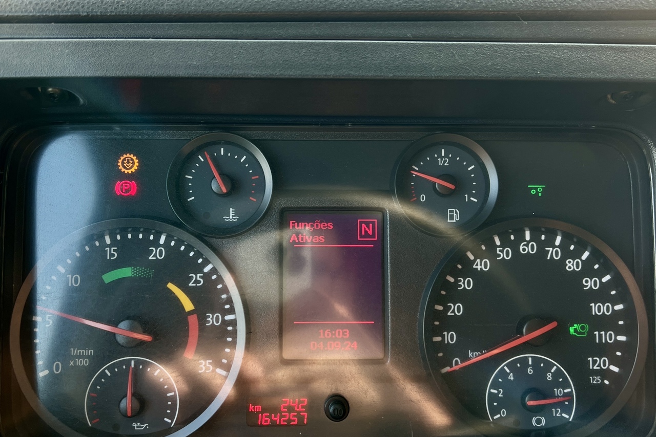 Volkswagen 24-280 E Constellation 6x2 - 19/20 4