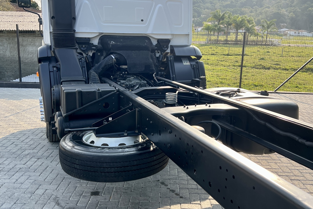 Volkswagen 24-280 E Constellation 6x2 - 19/20 10