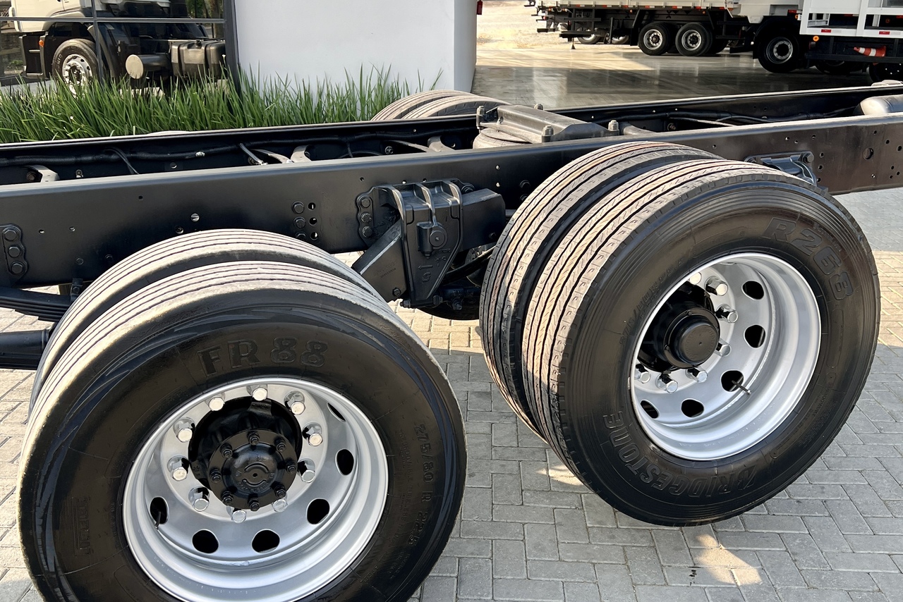 Volkswagen 24-280 E Constellation 6x2 - 19/20 14