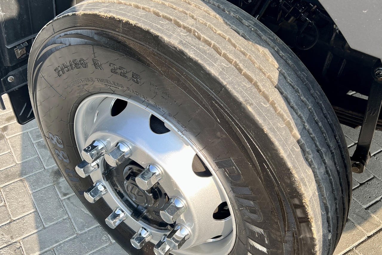 Volkswagen 24-280 E Constellation 6x2 - 19/20 17