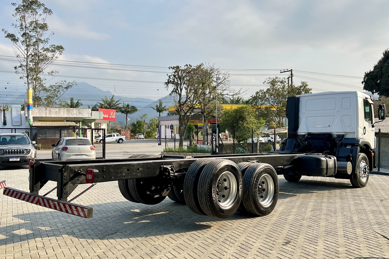 Volkswagen 24-280 E Constellation 6x2 - 19/20 18
