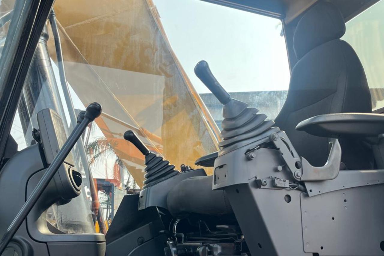 Caterpillar 320D - 10/10 10