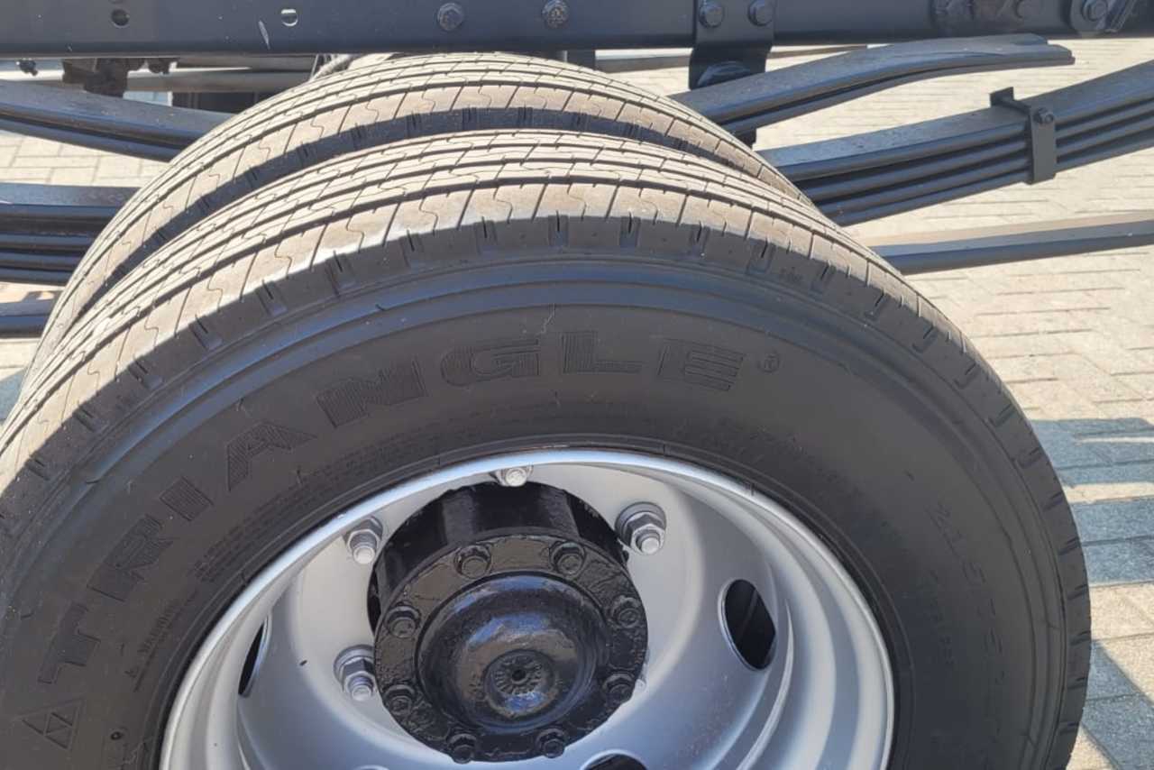 Mercedes Benz Accelo 915 - 10/10 3