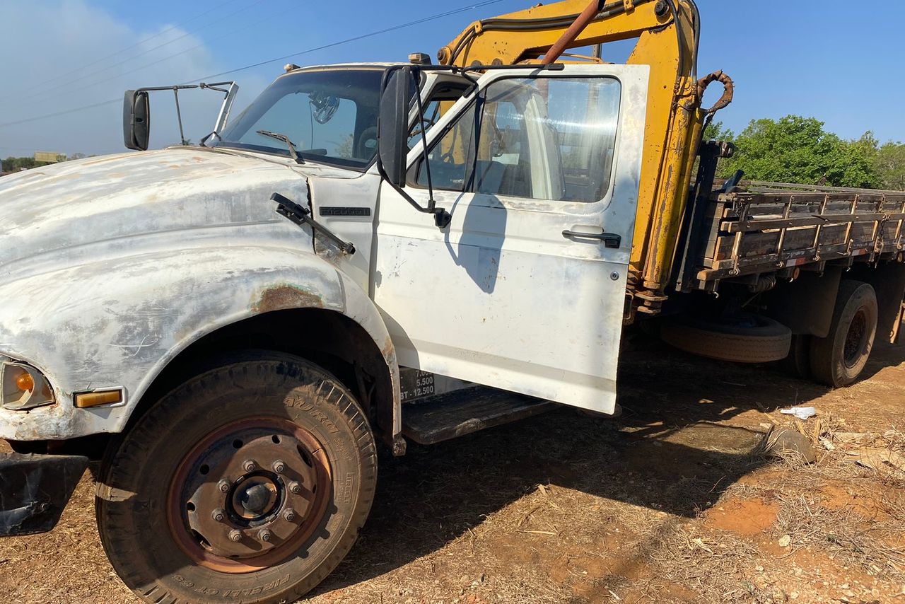 Ford F12000 - 95 5