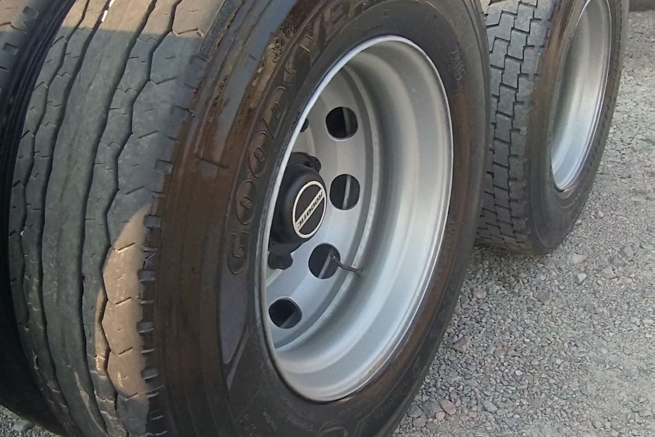 Volkswagen 24-280 E Constellation 8x2 - 14 20