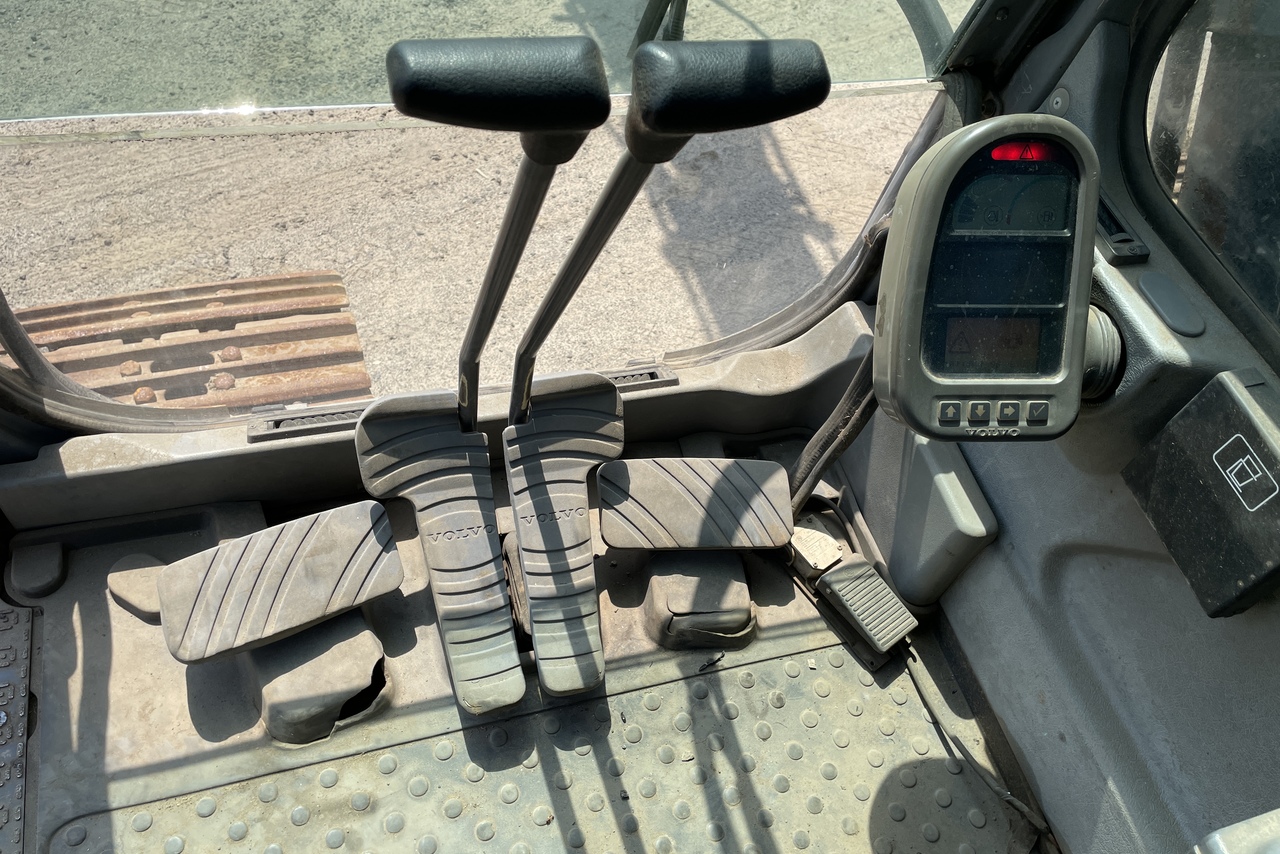 Volvo EC210BLC - 09/09 6