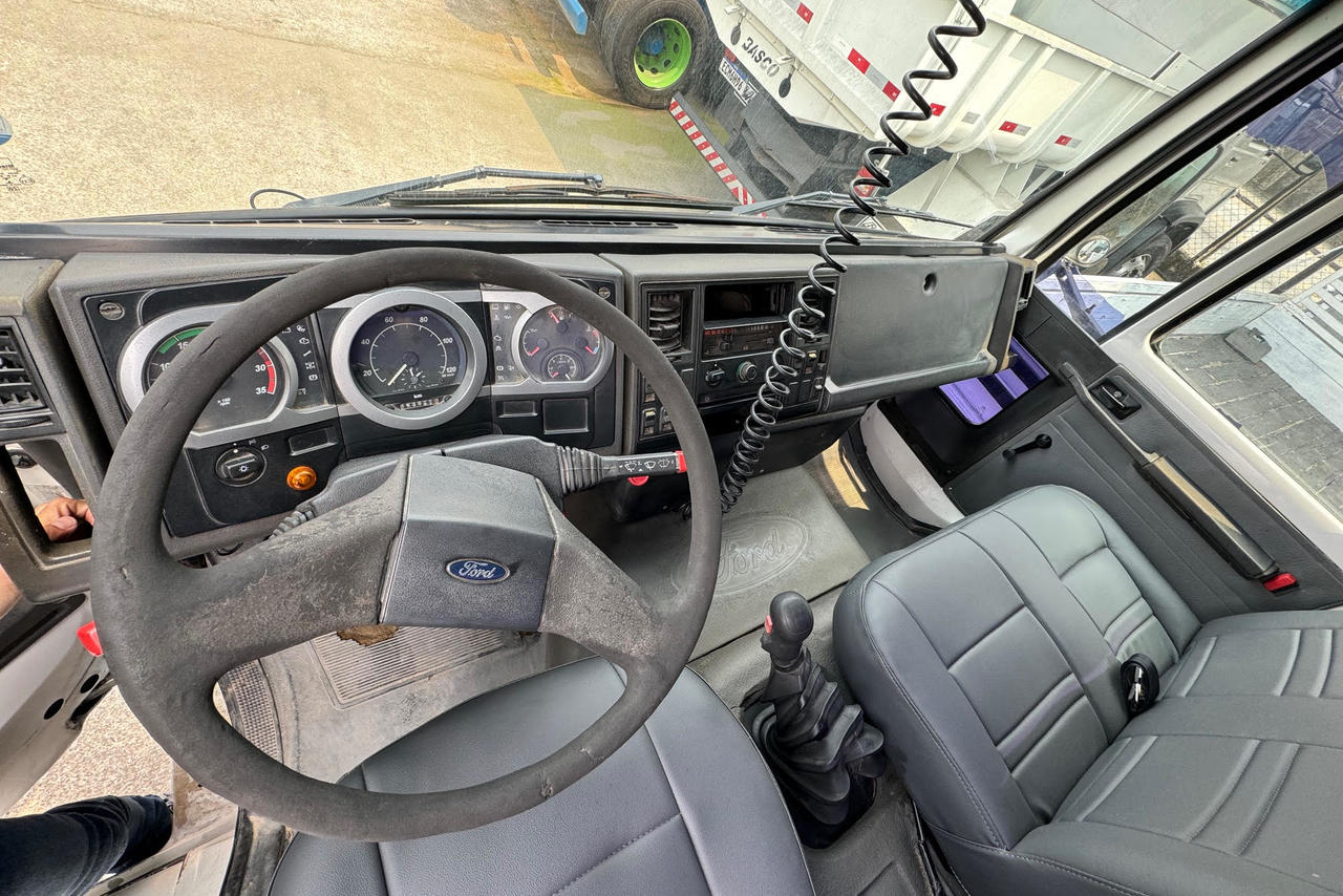 Ford Cargo1317 - 06/06 13