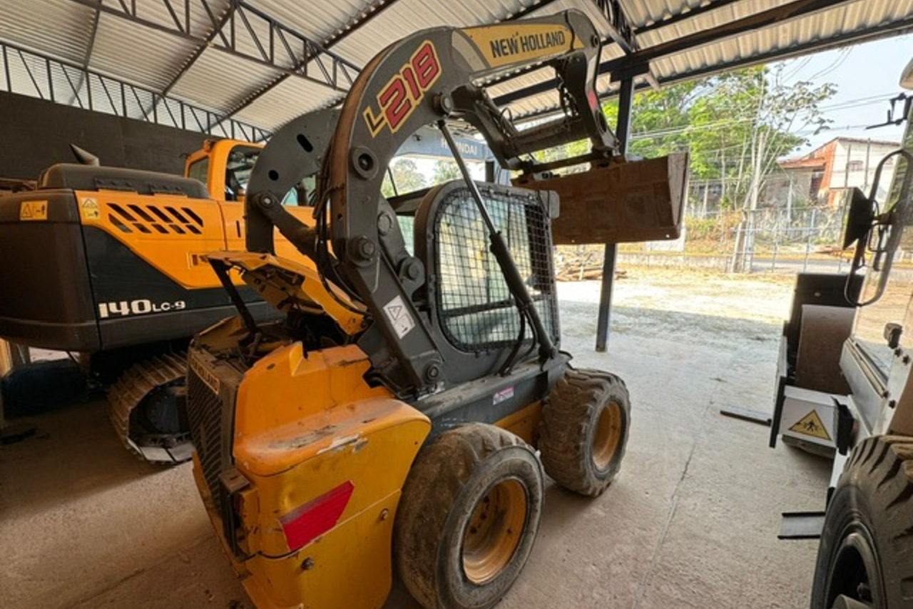 New Holland  L218 - 13/13 2
