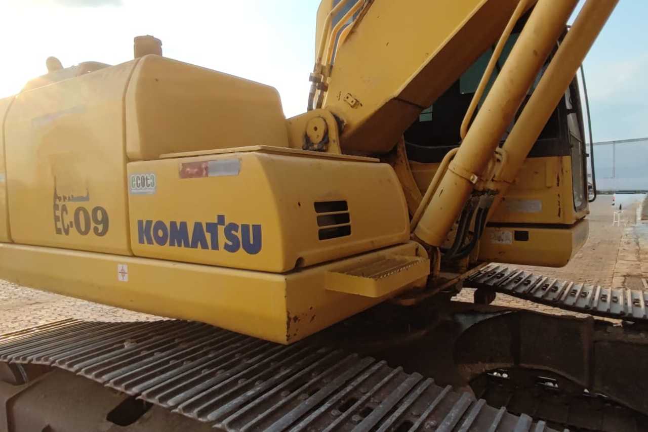 Komatsu PC200 - 12/12 5