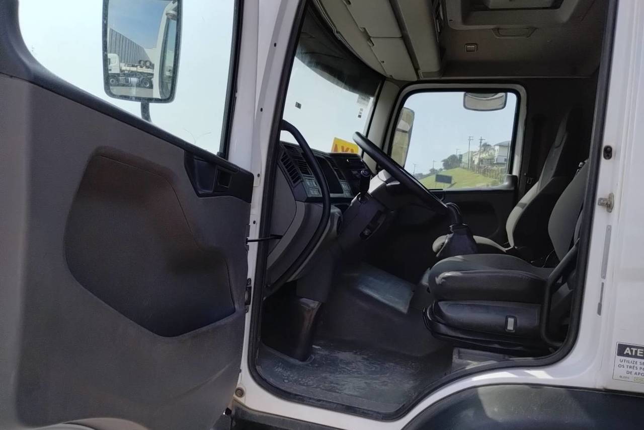 Volkswagen VW 33460 Constellation 6x4 - 21/22 2