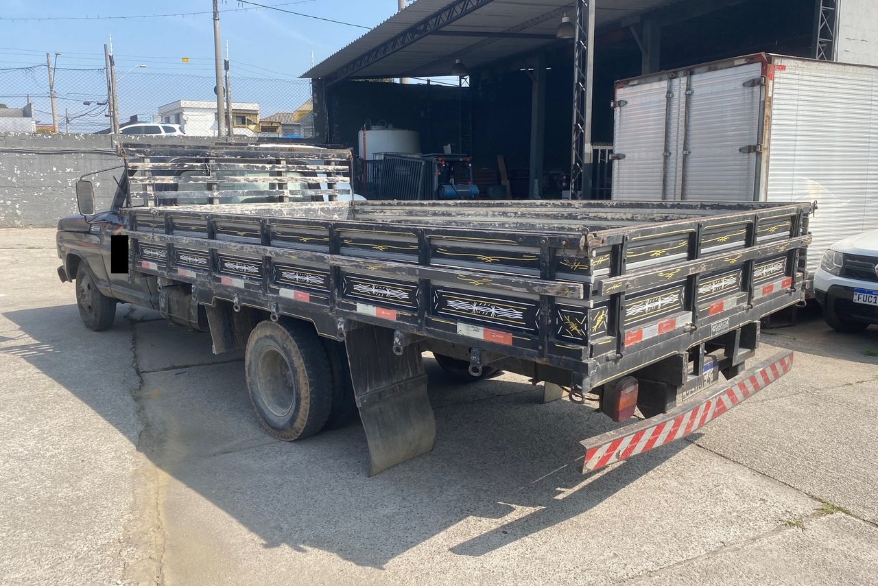 Ford F4000 - 86/86 8