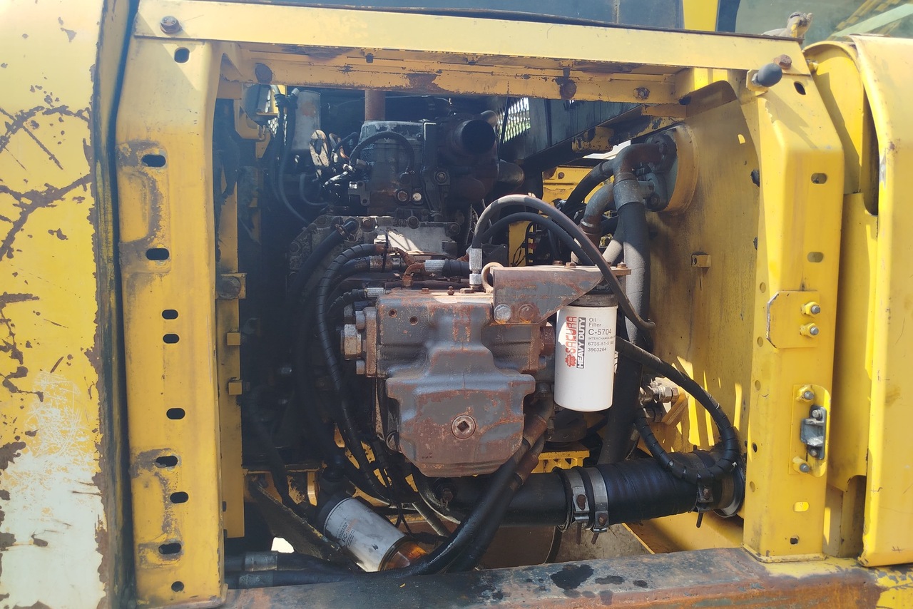 Komatsu PC200 - 09/09 4