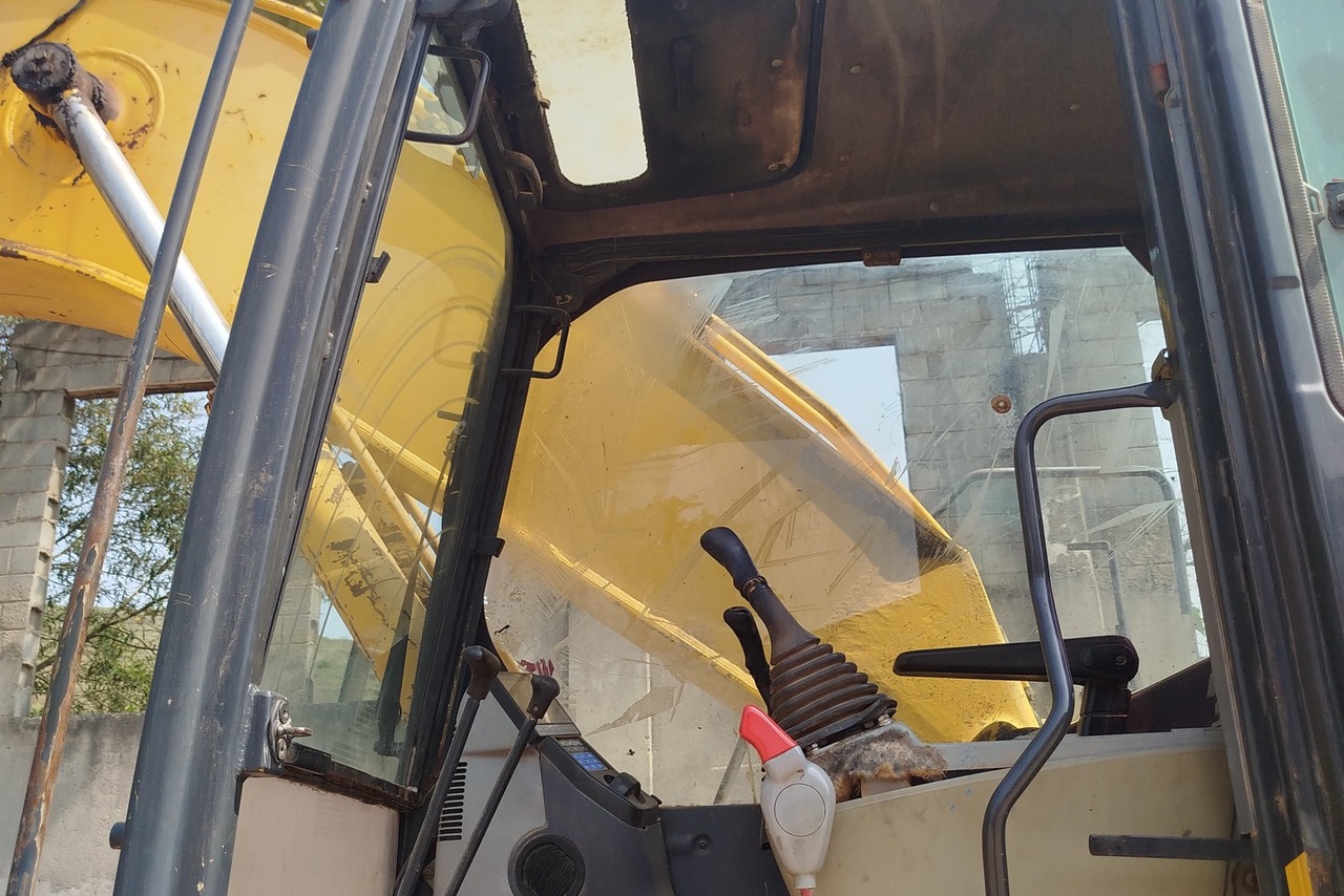Komatsu PC200 - 09/09 5