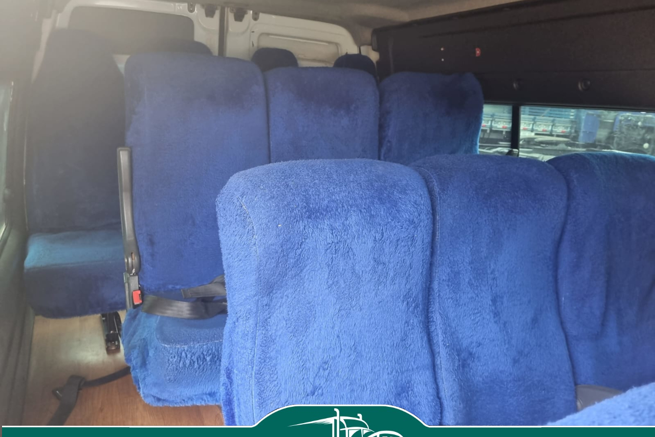 Renault Master Minibus - 10/11 2